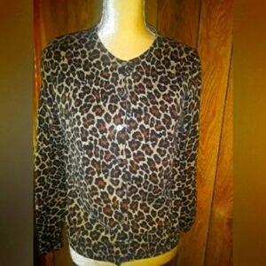 Womans Medium Animal Print Longsleeved Buttonup Blouse